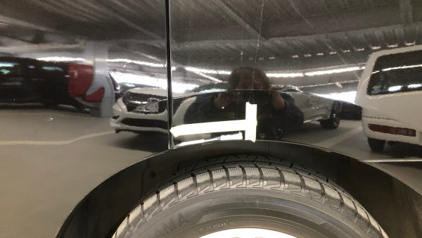 エルグランドのリアフェンダーの傷修理