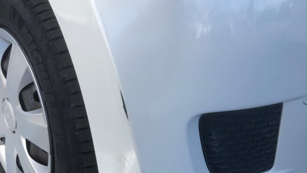 ミラのフロントバンパーの傷修理