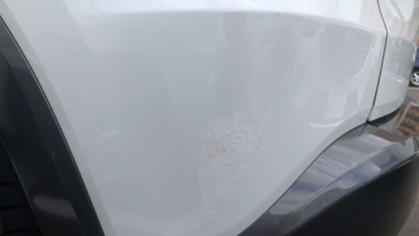 ヴェゼルのリアバンパーの傷修理