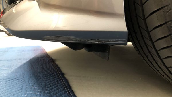 クラウンのフロントバンパーの傷修理